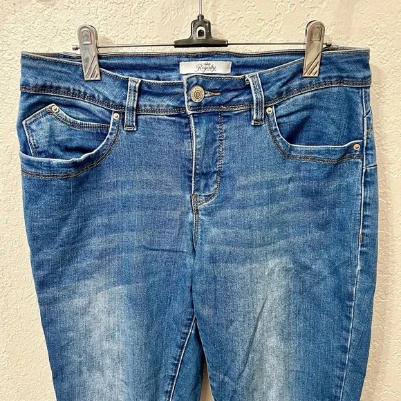 Royalty Denim Jeans Blue Wash Skinny Leg Casual Everyday Size 10 - Picture 3 of 5